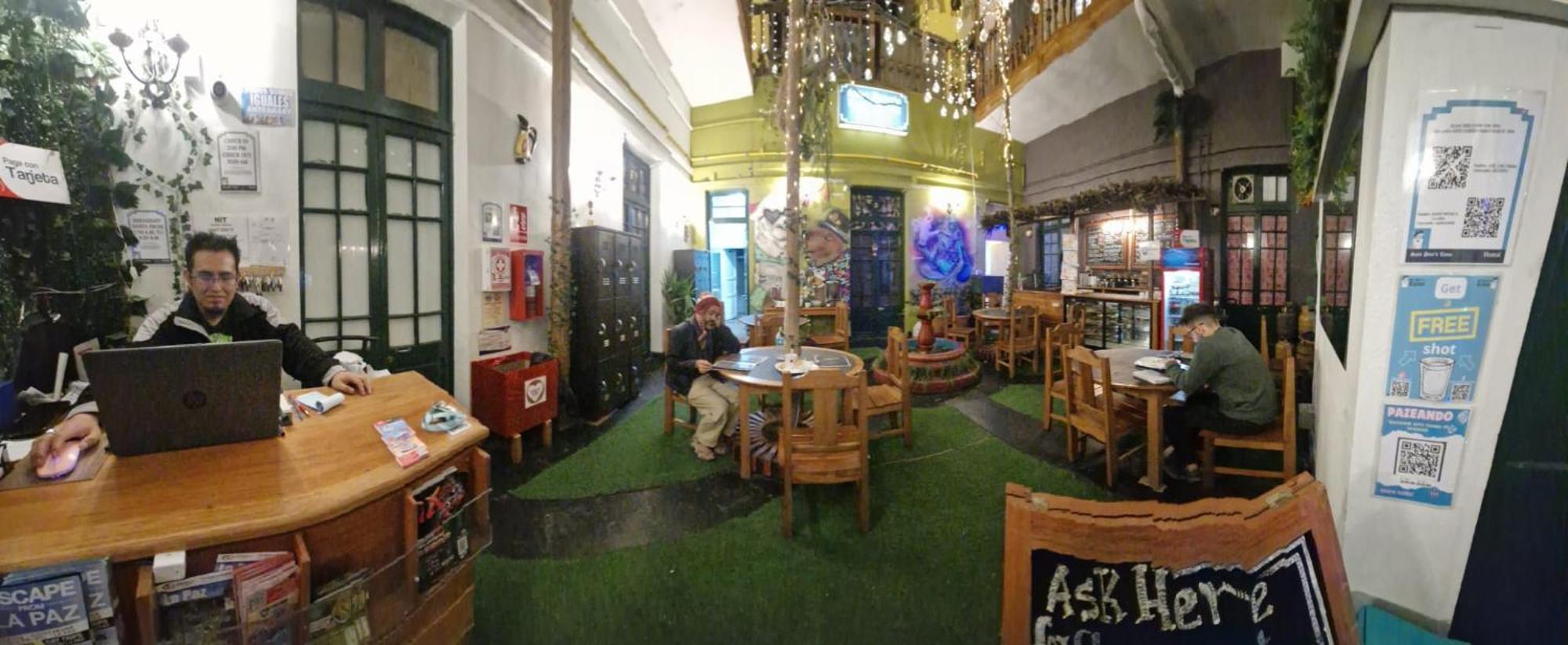 Saint Peter'S Llama Hostal لاباز المظهر الخارجي الصورة